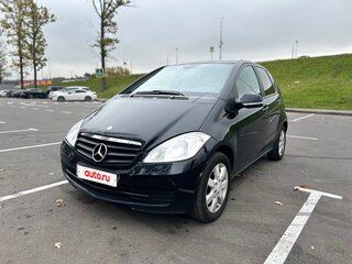 2011 Mercedes-Benz A-Класс 180 II (W169) Рестайлинг, чёрный, 600000 рублей, вид 1