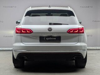 2020 Volkswagen Touareg III, белый, 4149000 рублей, вид 4