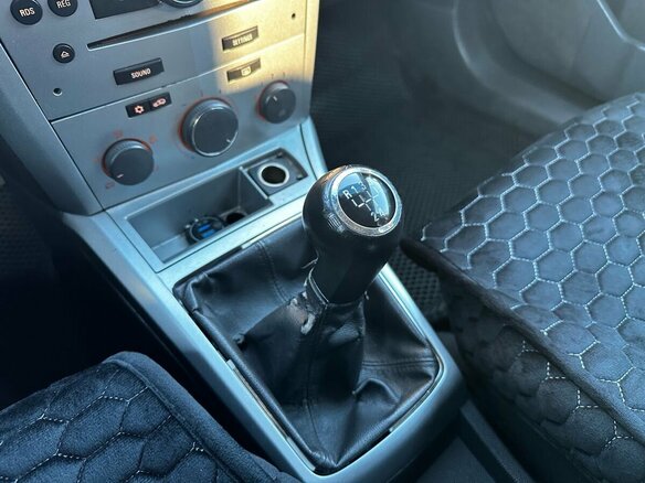 2011 Opel Astra H Рестайлинг, серый, 350000 рублей - вид 10
