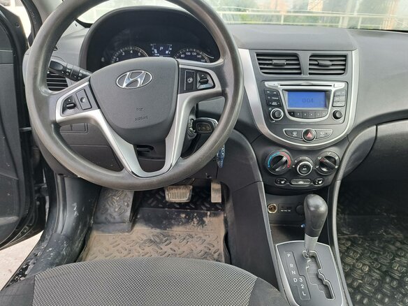 2014 Hyundai Solaris I, чёрный, 630000 рублей - вид 6