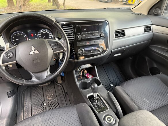2012 Mitsubishi Outlander III, белый - вид 5