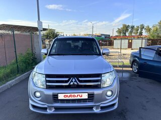 2007 Mitsubishi Pajero IV, серебристый, 1700000 рублей, вид 1