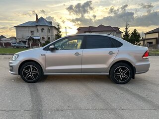 2018 Volkswagen Polo V Рестайлинг, серебристый, 1180000 рублей, вид 4
