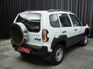 2022 Lada (ВАЗ) Niva Travel I, белый, 900000 рублей, вид 4