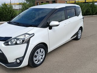 2015 Toyota Sienta II, белый, 1420000 рублей, вид 1