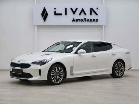 2018 Kia Stinger I, белый, 1905000 рублей, вид 3