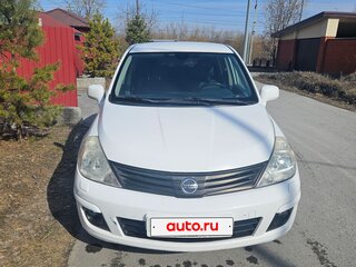 2011 Nissan Tiida I Рестайлинг, белый, 750000 рублей, вид 3