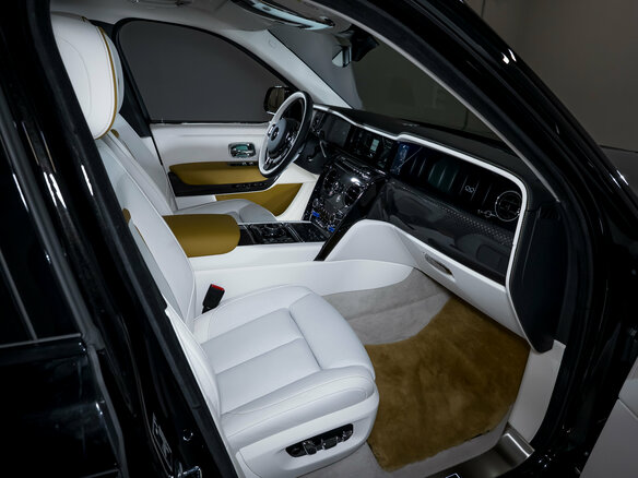 2025 Rolls-Royce Cullinan Black Badge I Рестайлинг (Series II), чёрный, 72000000 рублей - вид 27