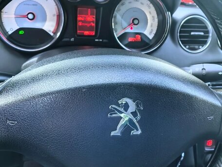 2013 Peugeot 408 I, чёрный, 850000 рублей, вид 5