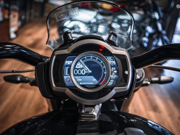 2026 Triumph Rocket 3, серый, 3200000 рублей - вид 13