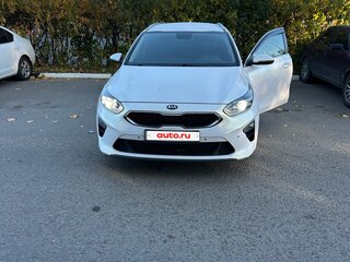 2021 Kia Ceed III, красный, 1925000 рублей, вид 3
