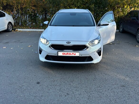 2021 Kia Ceed III, красный, 1925000 рублей - вид 2