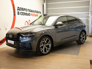 2020 Audi Q8 45 TDI I (4M), серый, 7829000 рублей, вид 1
