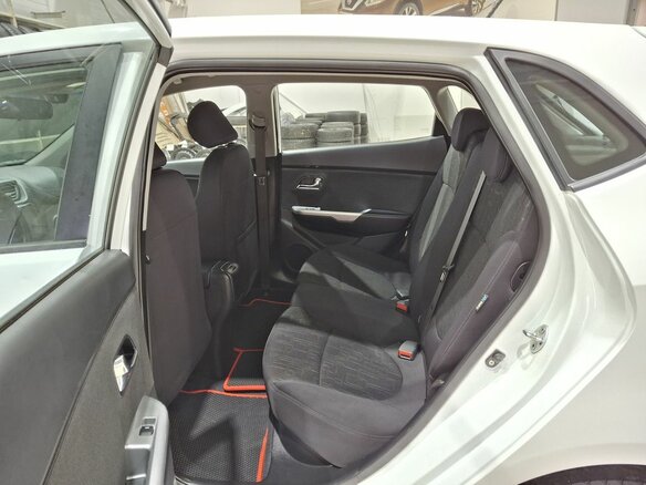 2014 Kia Rio 6-speed III, белый - вид 26