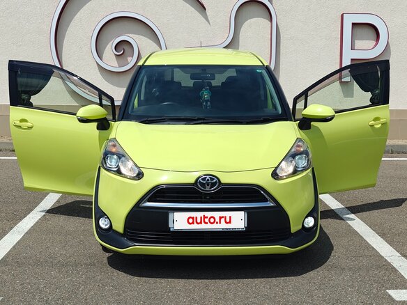 2017 Toyota Sienta II, жёлтый, 1150000 рублей - вид 3
