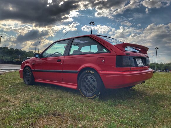 1992 Isuzu Gemini III, красный, 800000 рублей - вид 6