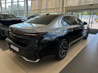 2025 BMW 7 серии 740d xDrive VII (G70), чёрный, 14800000 рублей, вид 5