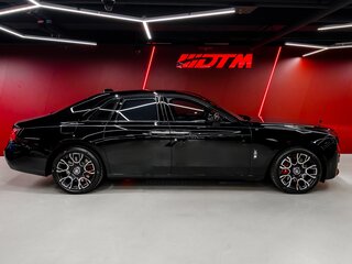 2022 Rolls-Royce Ghost Black Badge II (Series I), чёрный, 30900000 рублей, вид 5