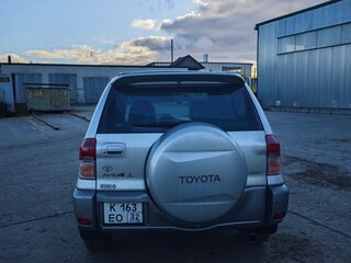2001 Toyota RAV4 II (XA20), серебристый, 700000 рублей, вид 2