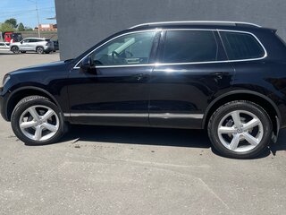 2011 Volkswagen Touareg II, чёрный, 2050000 рублей, вид 3