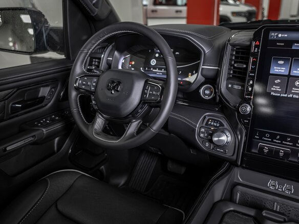 2026 Ram 1500 Crew Cab V Рестайлинг, чёрный, 9650000 рублей - вид 18