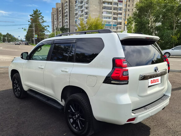 2022 Toyota Land Cruiser Prado 150 Series Рестайлинг 3, белый, 6350000 рублей - вид 4