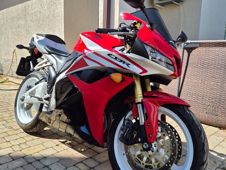 2012 Honda CBR 600RR, красный, 680000 рублей, вид 3