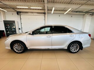 2012 Toyota Camry VII (XV50), серебристый, 1549000 рублей, вид 3