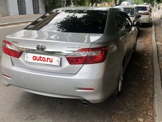 2013 Toyota Camry VII (XV50), серебристый, 1550000 рублей, вид 3