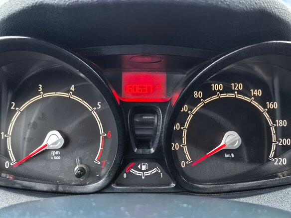 2011 Ford Fiesta Mk6, чёрный, 650000 рублей - вид 5
