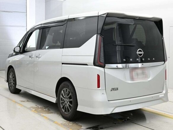 2023 Nissan Serena VI (C28), белый, 2600000 рублей - вид 3