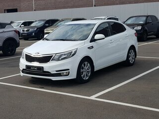 2016 Kia Rio III Рестайлинг, белый, 1249000 рублей, вид 5