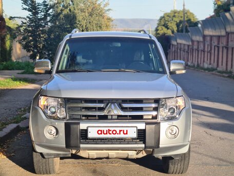 2010 Mitsubishi Pajero IV, серебристый, 1950000 рублей, вид 2