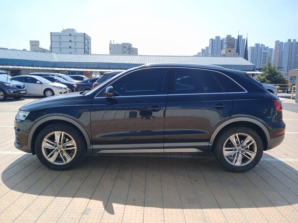 2015 Audi Q3 I (8U) Рестайлинг, чёрный, 1900000 рублей - вид 5
