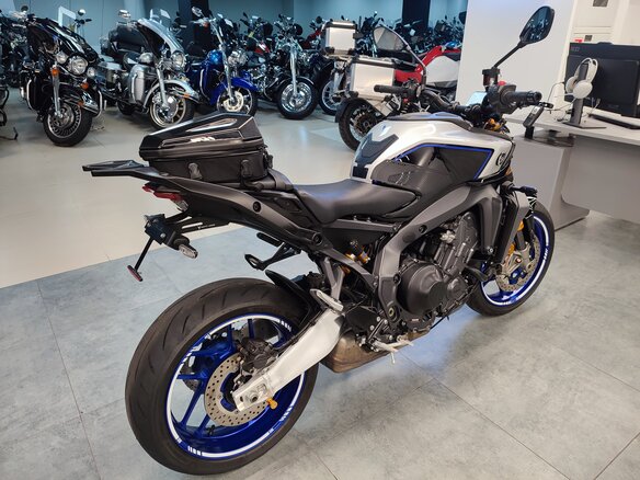 2024 Yamaha MT-09 (FZ-09), чёрный, 1309000 рублей - вид 5