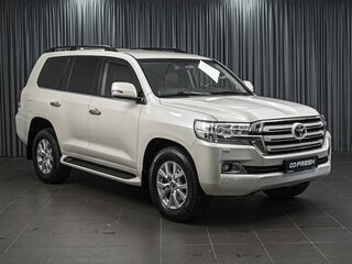 2016 Toyota Land Cruiser 200 Series Рестайлинг 2, белый, 5499000 рублей, вид 1