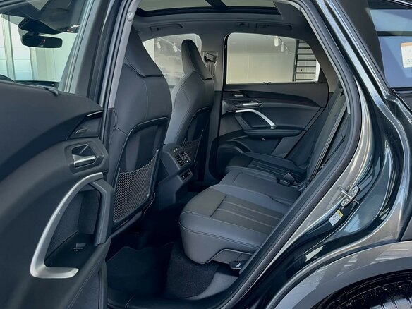2026 Audi Q5 Sportback TFSI quattro S tronic II (GU), серый, 10000000 рублей - вид 7