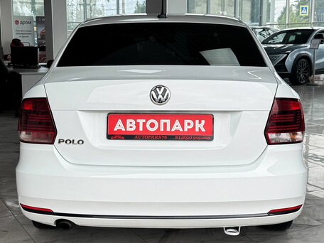 2017 Volkswagen Polo V Рестайлинг, белый, 999000 рублей, вид 5