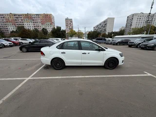 2017 Volkswagen Polo V Рестайлинг, белый, 949000 рублей, вид 2
