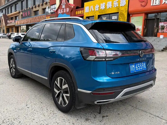 2022 Volkswagen Tayron I, голубой, 2050000 рублей - вид 3