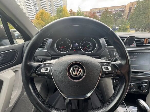 2017 Volkswagen Tiguan II, коричневый - вид 5
