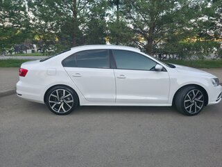 2015 Volkswagen Jetta VI Рестайлинг, белый, 1350000 рублей, вид 2