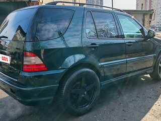 1998 Mercedes-Benz M-Класс 320 I (W163), зелёный, 750000 рублей, вид 4