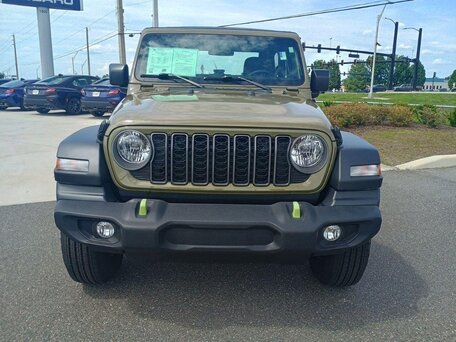 2025 Jeep Wrangler IV (JL) Рестайлинг, зелёный, 5391000 рублей, вид 2
