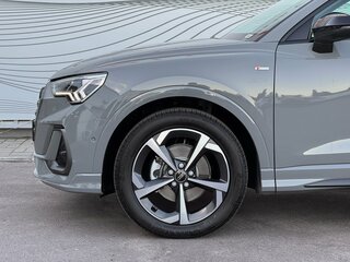 2026 Audi Q3 35 TFSI II (F3), серый, 3890000 рублей, вид 3