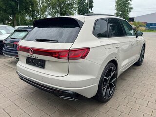 2026 Volkswagen Touareg III Рестайлинг, бежевый, 14700000 рублей, вид 4
