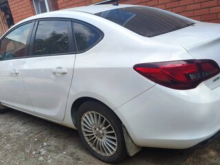 2013 Opel Astra J Рестайлинг, белый, 510000 рублей, вид 4
