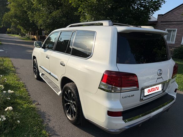 2012 Lexus LX 570 III Рестайлинг, белый, 3900000 рублей - вид 4