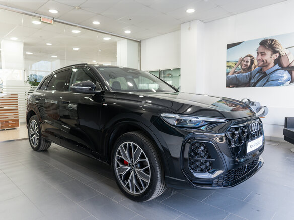 2025 Audi Q5 L III (GU), чёрный - вид 2