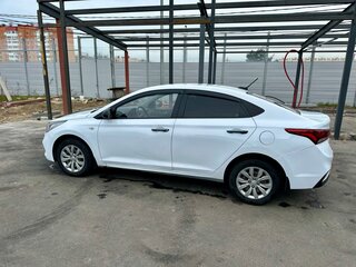 2018 Hyundai Solaris II, серый, 550000 рублей, вид 4